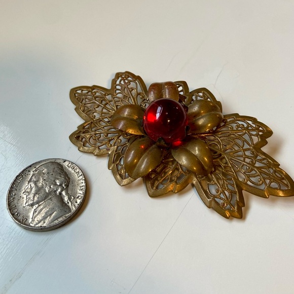 Vintage, Gold-tone Brooch with Red Gem - Picture 3 of 3